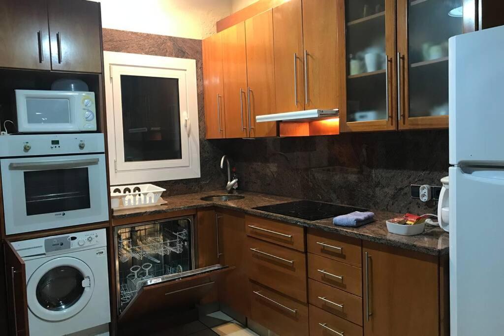 Casita Blanca Con Fibra Optica Y Piscina Cominutaria Villa Tossa de Mar Ngoại thất bức ảnh